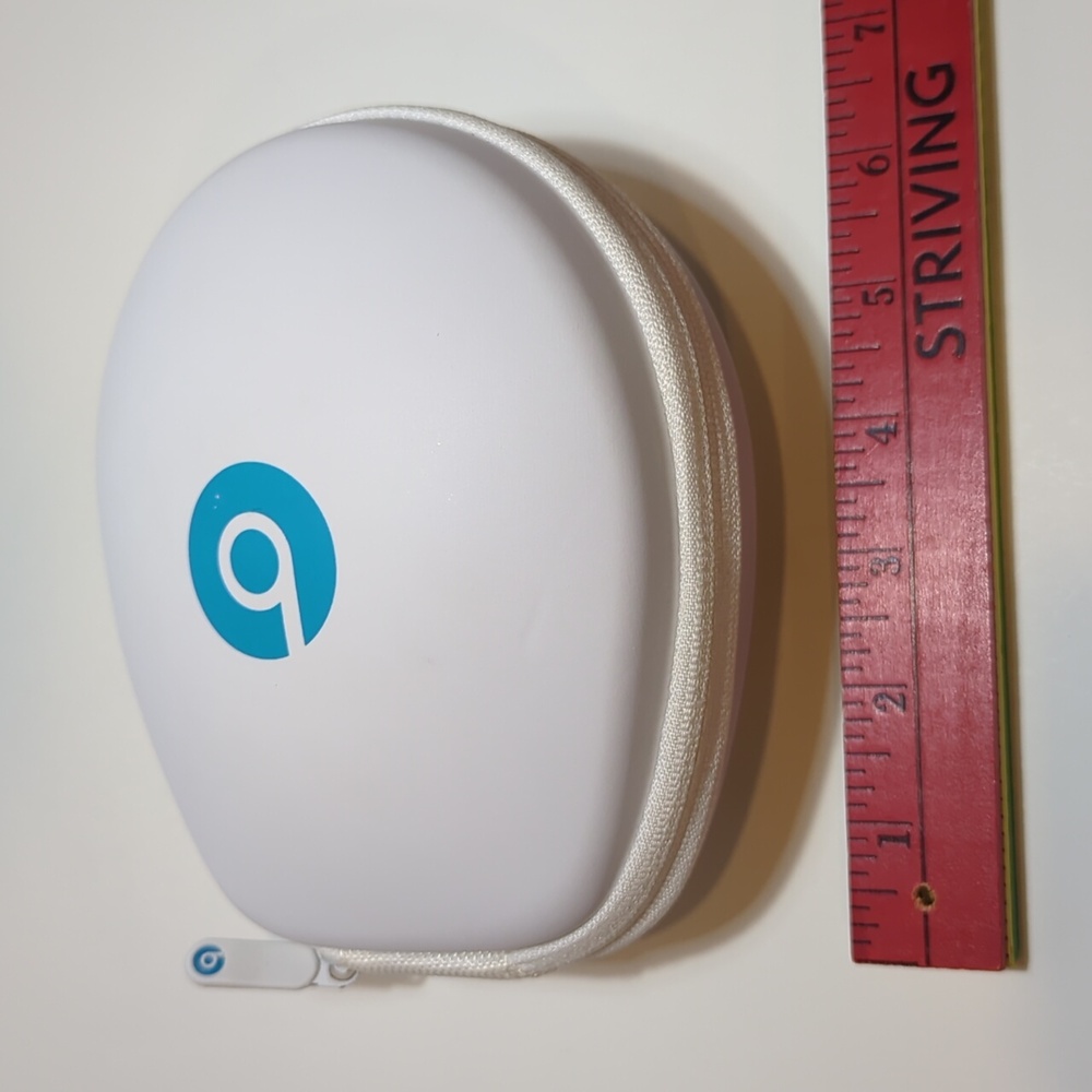 Beats by Dr Dre hard shell zip case for headphones - Picture 10 of 11